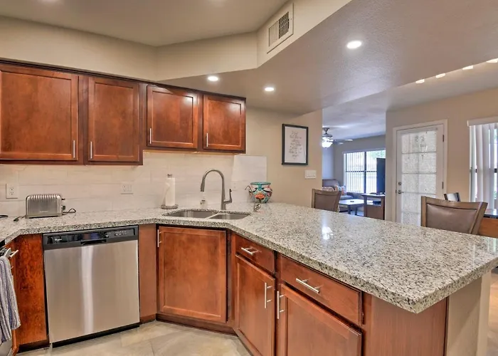 Golf, Shop & Hike: Condo! *